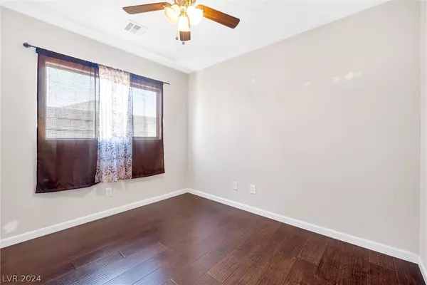 Las Vegas, NV 89142,1261 Golden Apple ST