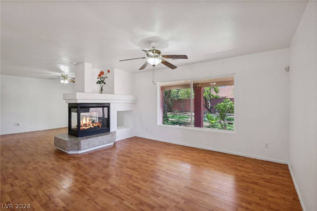 Las Vegas, NV 89113,5813 Tarpon Glade CT