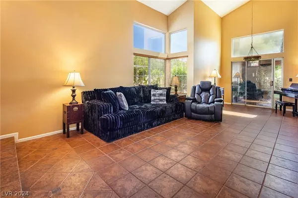 Las Vegas, NV 89117,3020 Cloverbrook ST