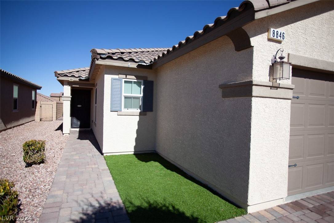 Las Vegas, NV 89148,8846 Quarterhorse LN
