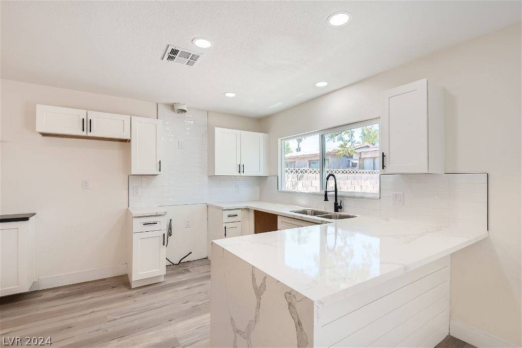 Henderson, NV 89015,415 Box Elder WAY
