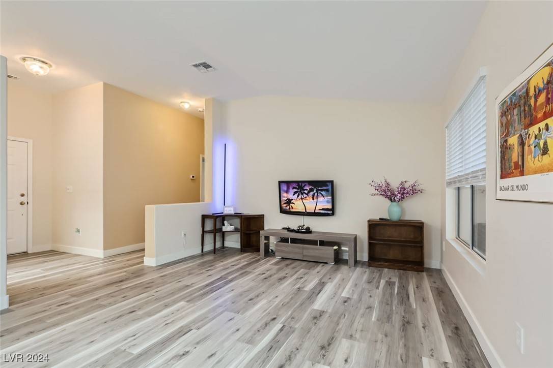 Henderson, NV 89012,407 Golden State ST #0