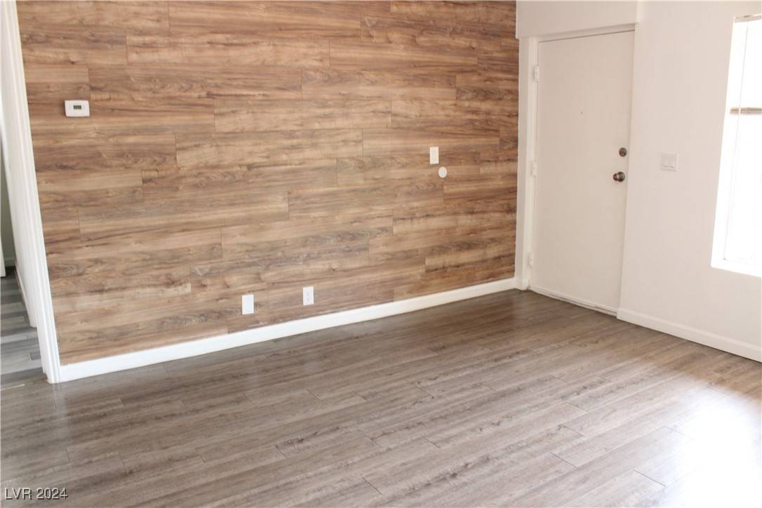 Las Vegas, NV 89169,615 S Royal Crest CIR #14
