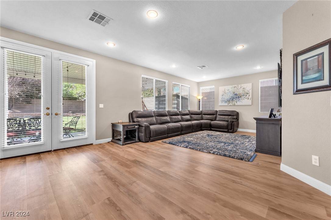Las Vegas, NV 89129,10121 Coluter Pine AVE