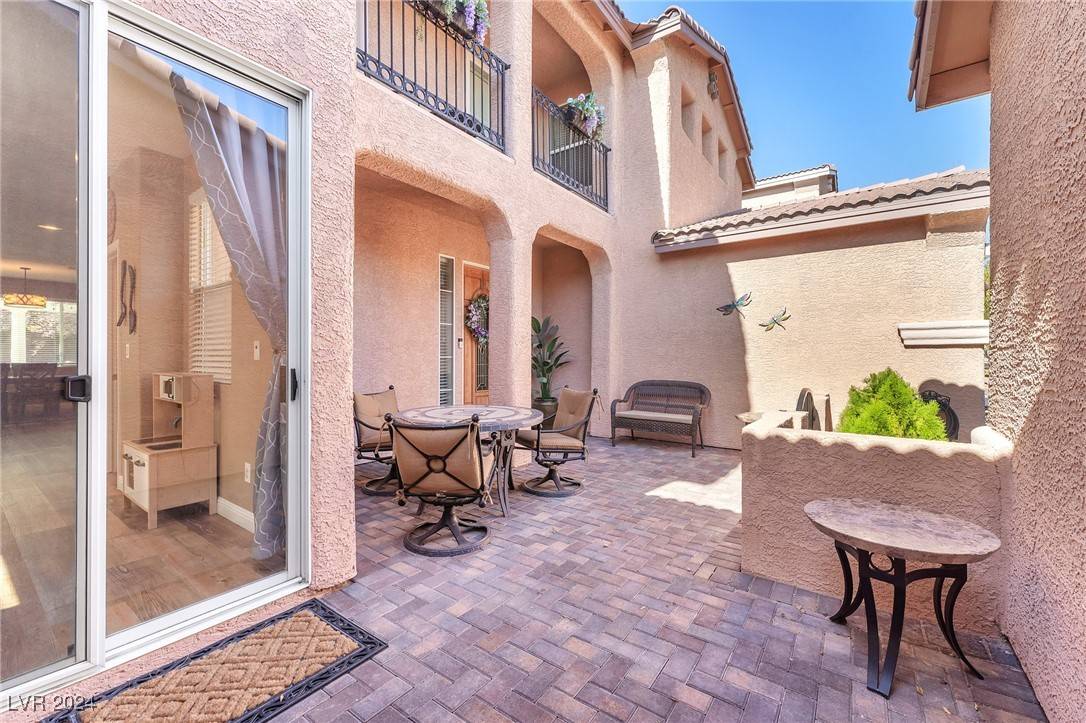 Las Vegas, NV 89129,10121 Coluter Pine AVE