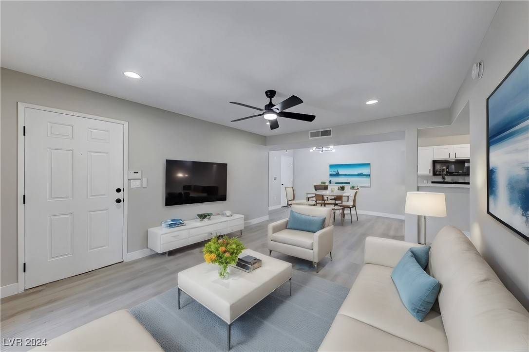 Henderson, NV 89052,950 Seven Hills DR #1313
