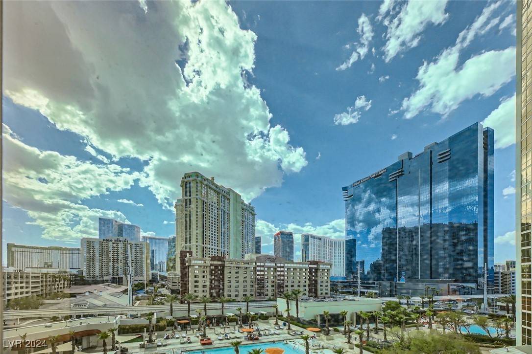 Las Vegas, NV 89109,135 E Harmon AVE #411