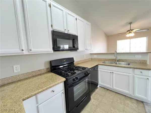 Las Vegas, NV 89130,3318 N Decatur BLVD #2137