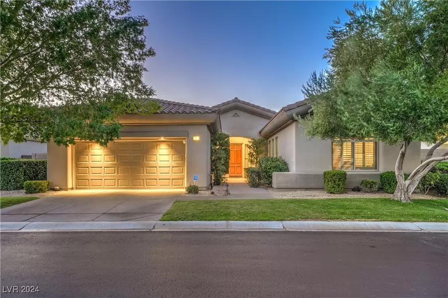 8 Winding RD, Henderson, NV 89052