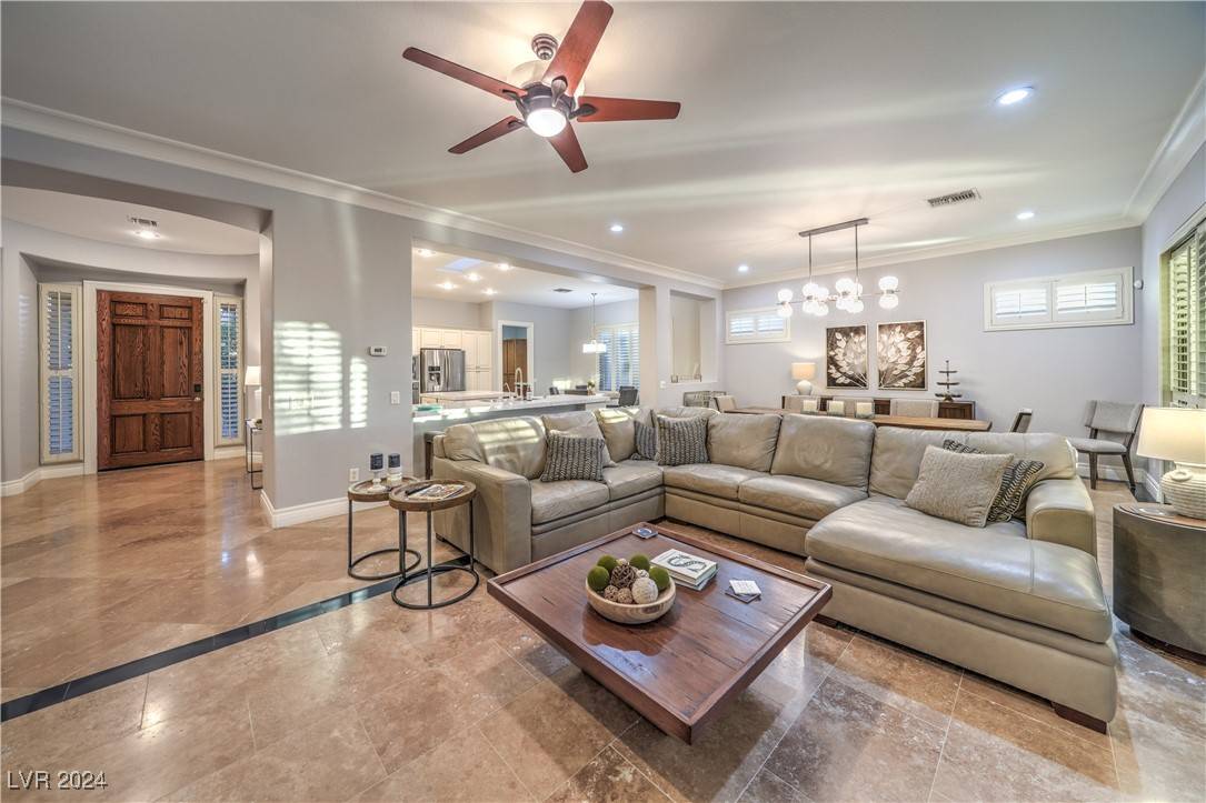 Henderson, NV 89052,8 Winding RD