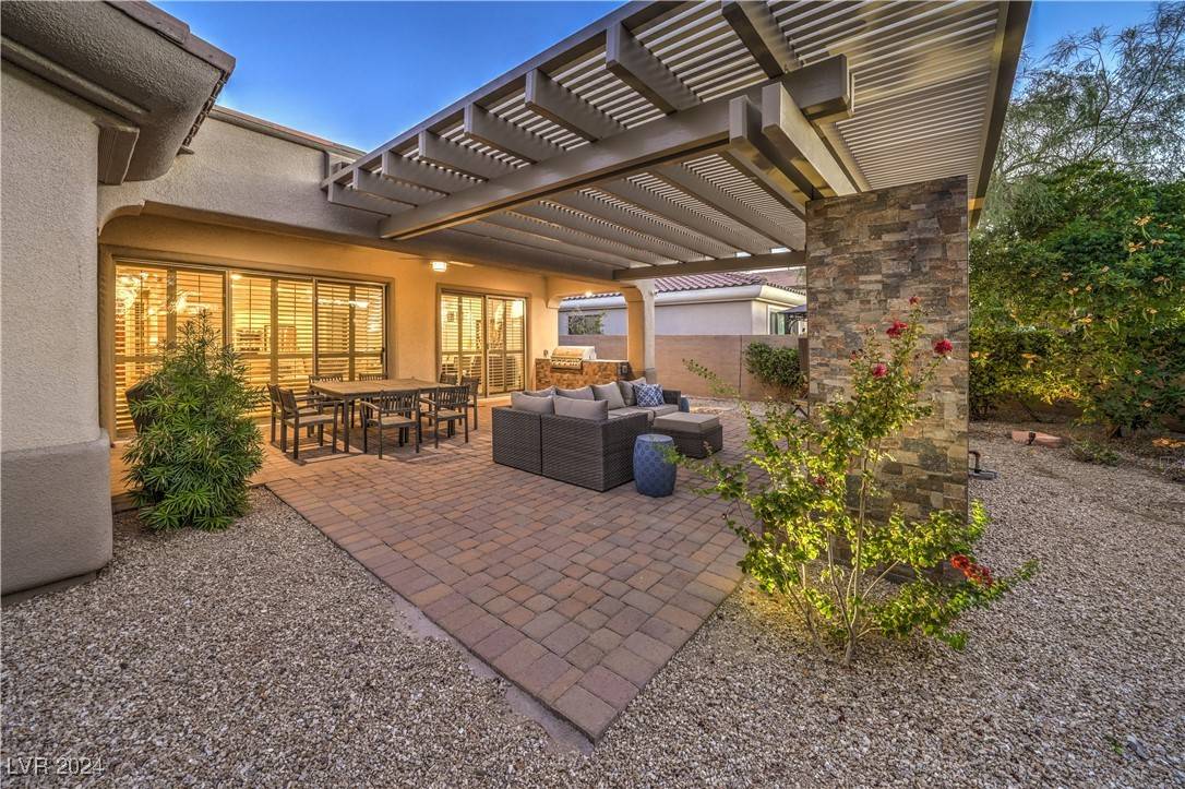 Henderson, NV 89052,8 Winding RD