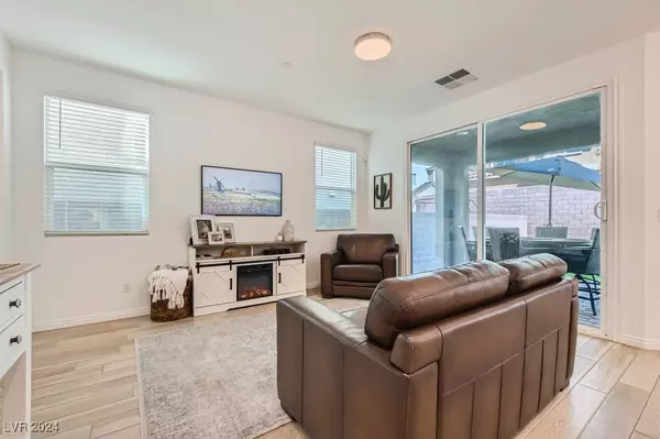 Henderson, NV 89052,3715 Bright Aquarius LN