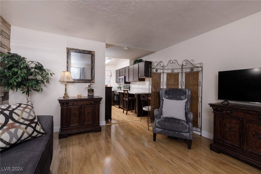 Las Vegas, NV 89119,797 E Harmon AVE #43