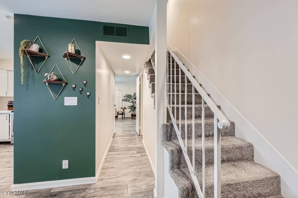 Las Vegas, NV 89119,1404 Santa Anita DR #C