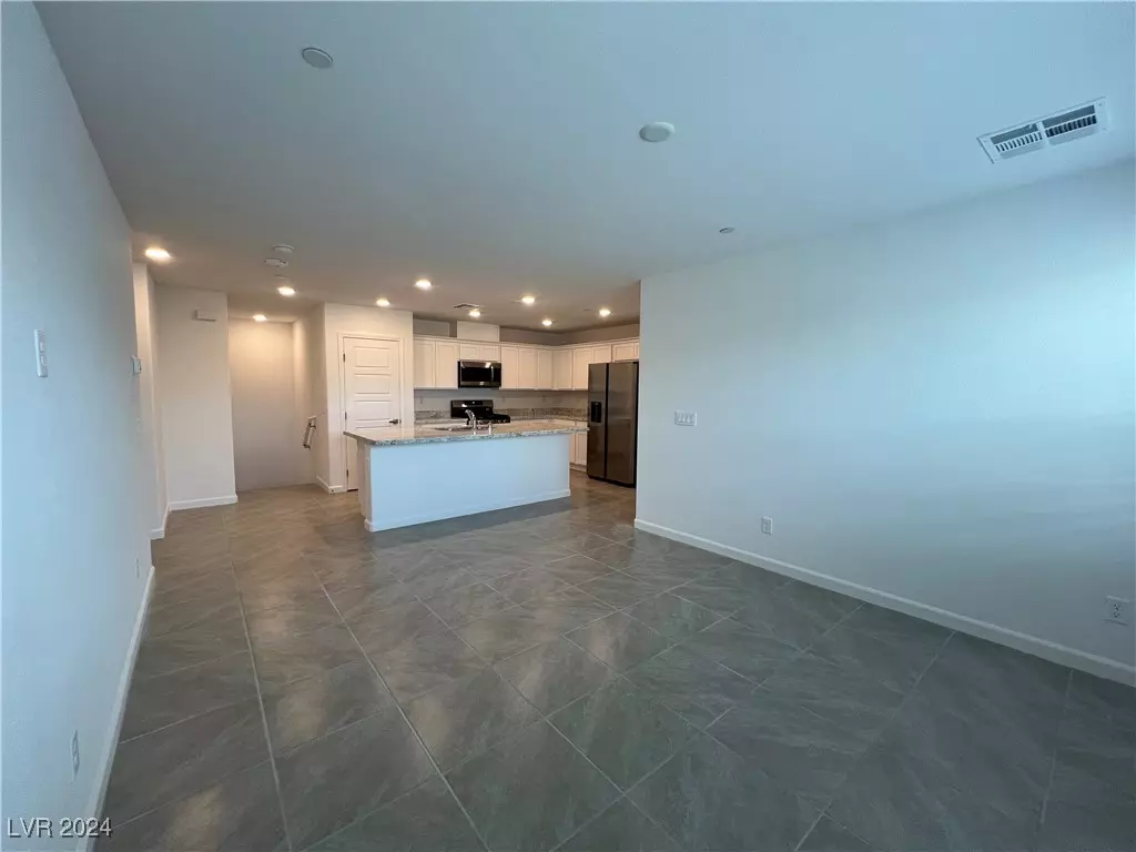 Las Vegas, NV 89115,4971 Aitana AVE #1