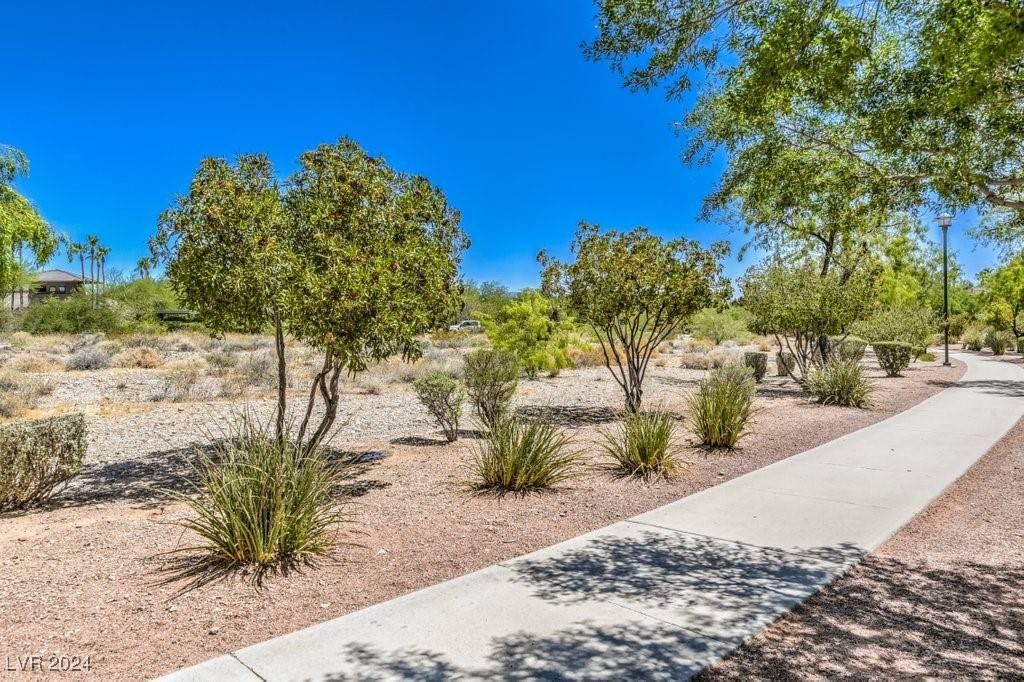 Las Vegas, NV 89134,1900 Summer Pine CT #101