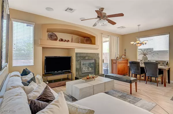 Las Vegas, NV 89141,5052 Ivy Creek CT