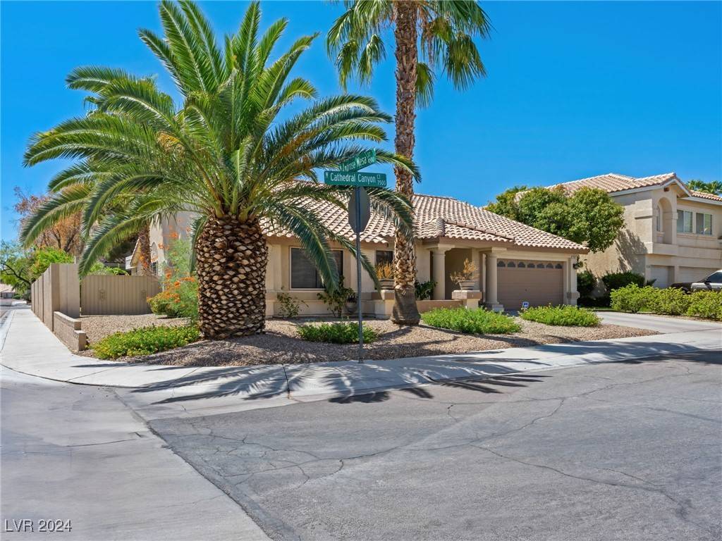 Las Vegas, NV 89129,7501 Cathedral Canyon CT