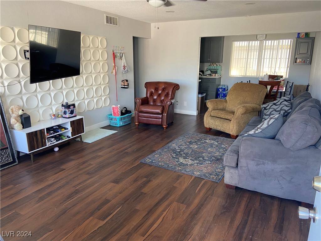 Las Vegas, NV 89108,3212 N Michael WAY