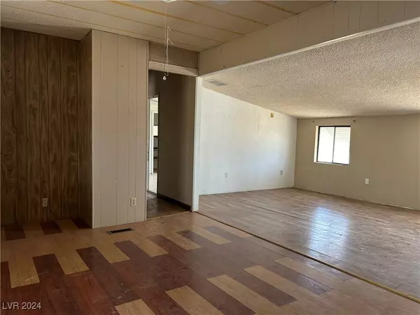 Pahrump, NV 89048,291 Greenwater ST