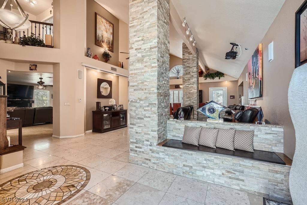 Las Vegas, NV 89117,2112 Marble Gorge DR