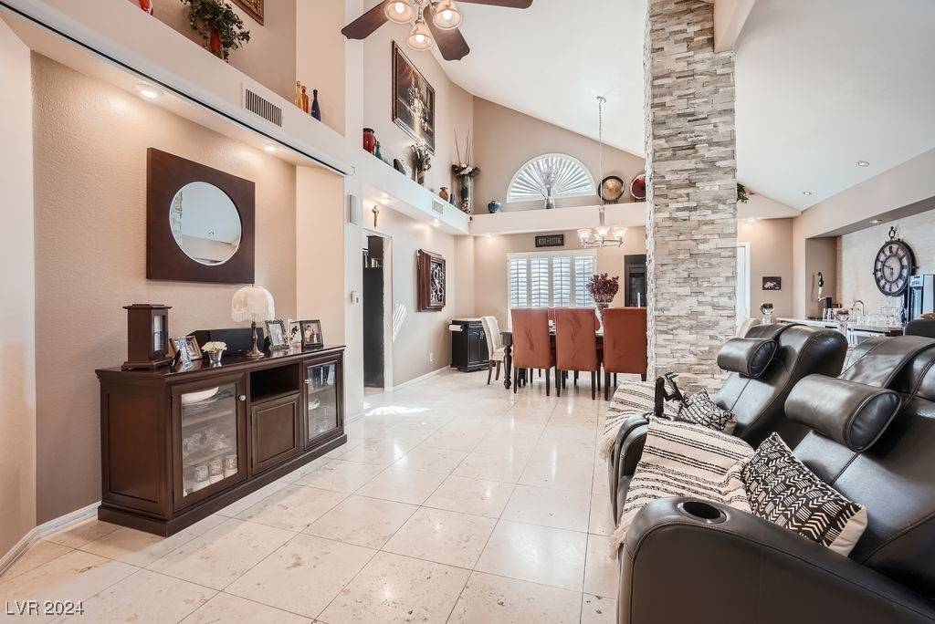 Las Vegas, NV 89117,2112 Marble Gorge DR