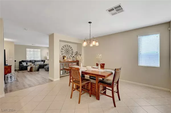 North Las Vegas, NV 89031,6023 Glitter Gold CT
