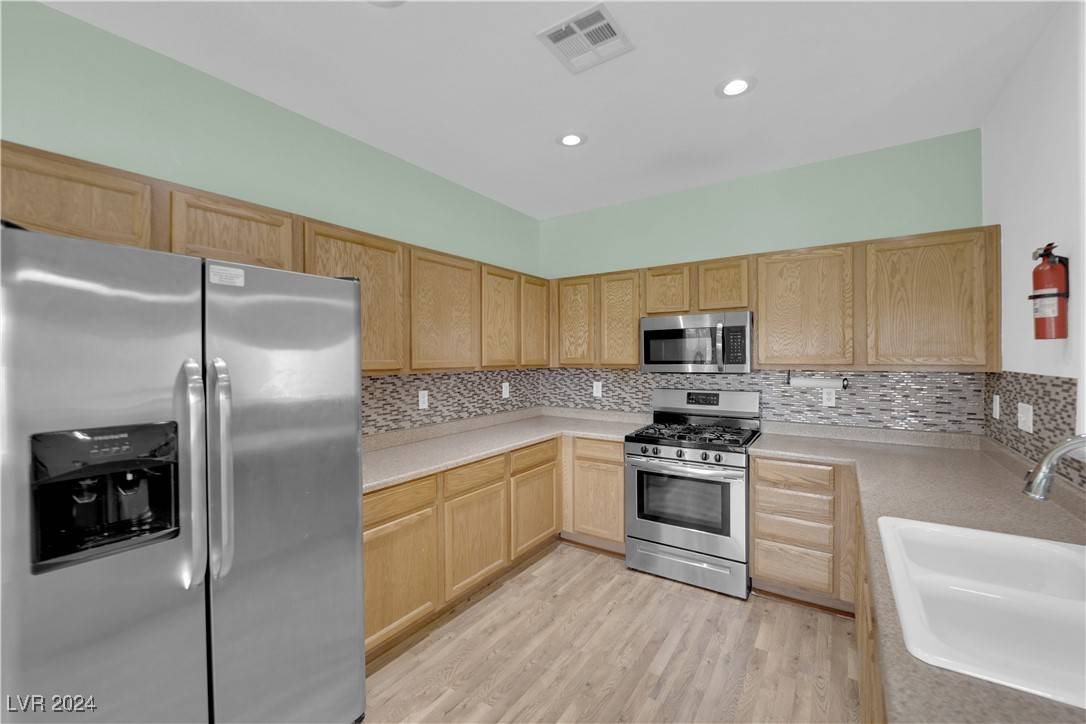 Las Vegas, NV 89143,8917 Sparkling Creek AVE