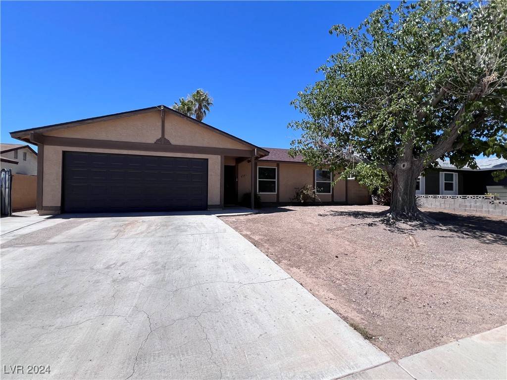 6381 Churchfield BLVD, Las Vegas, NV 89103