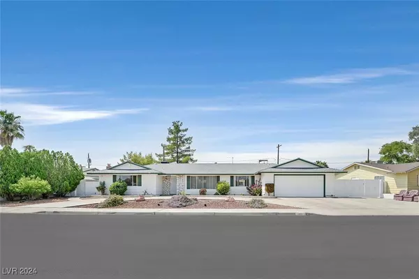 1801 Stonehaven DR, Las Vegas, NV 89108
