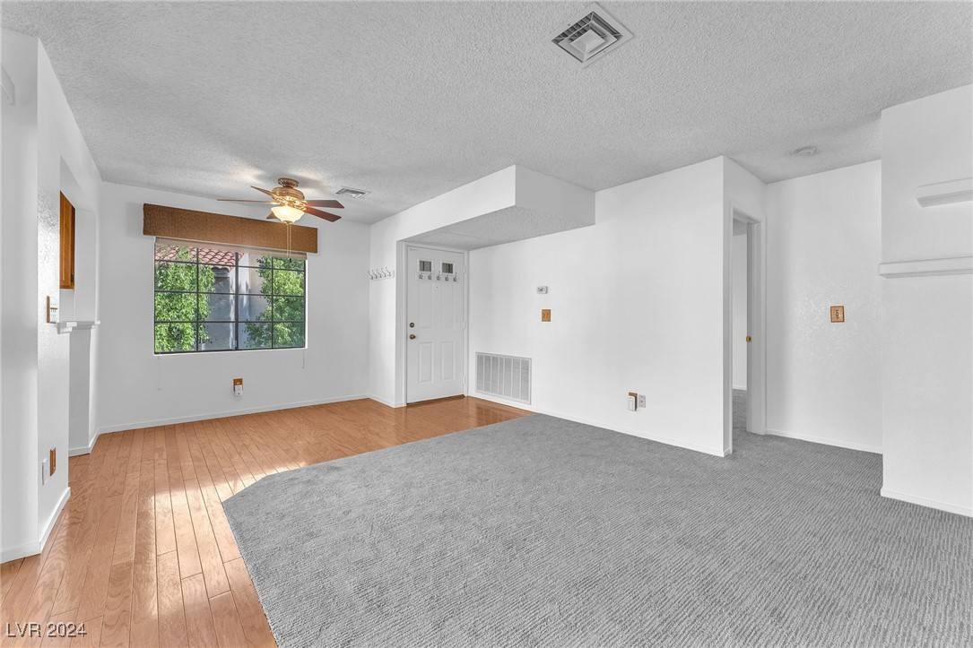 Las Vegas, NV 89103,4812 Nara Vista WAY #204
