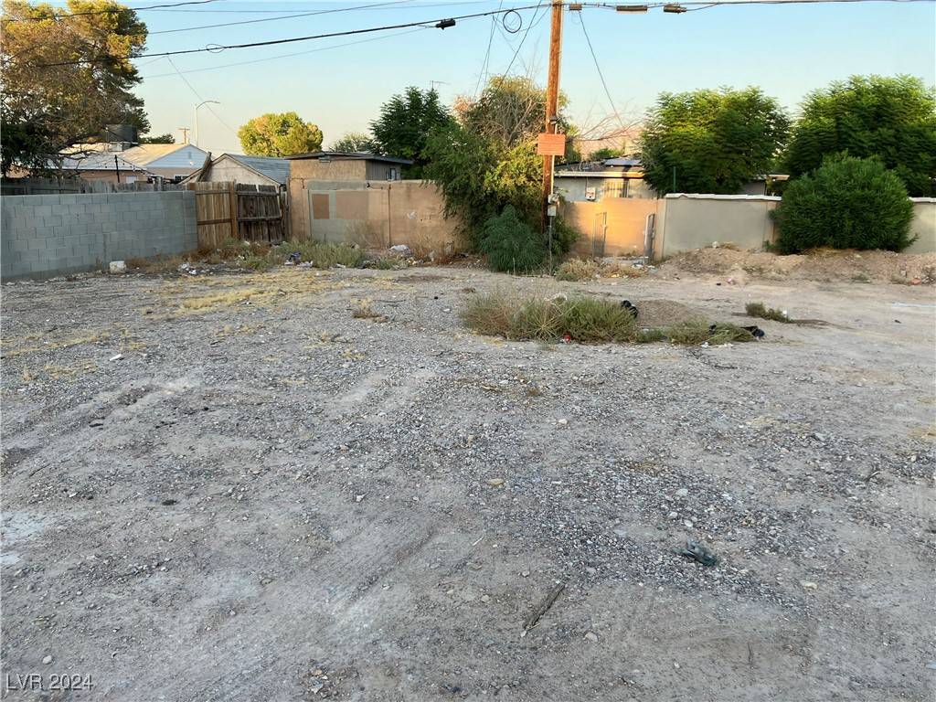 Las Vegas, NV 89101,200 N 18th ST