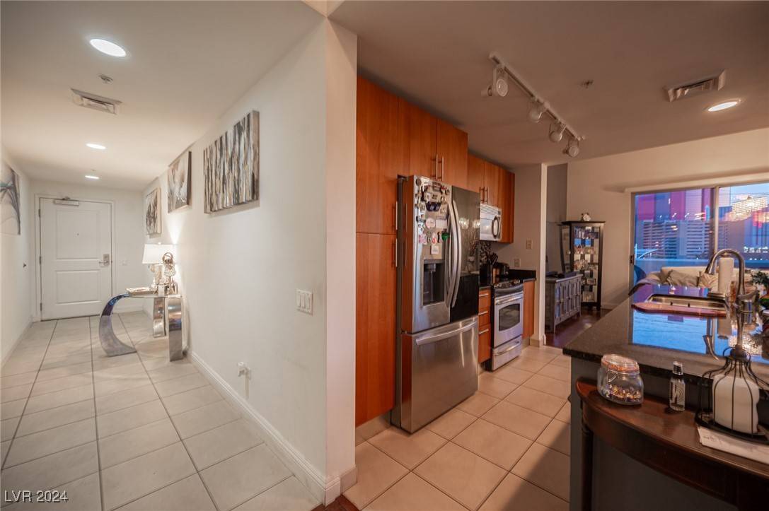 Las Vegas, NV 89102,200 W Sahara AVE #501