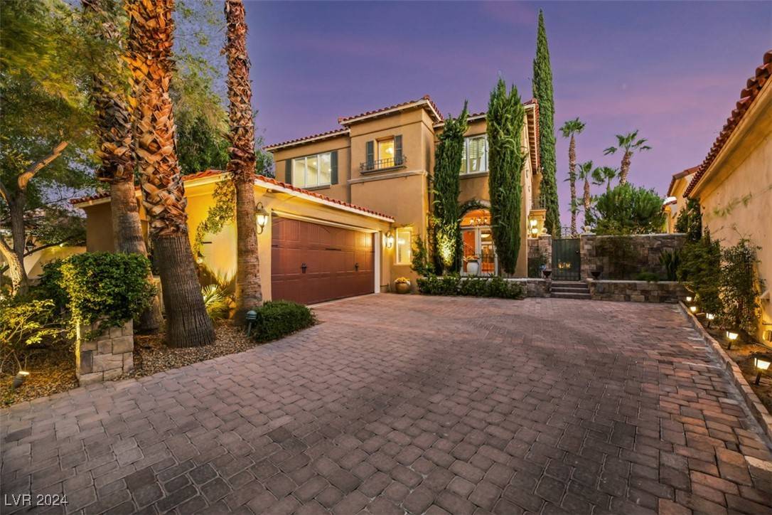 8993 Opus DR,  Las Vegas,  NV 89117