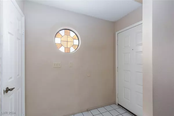Las Vegas, NV 89119,1751 E Reno AVE #122