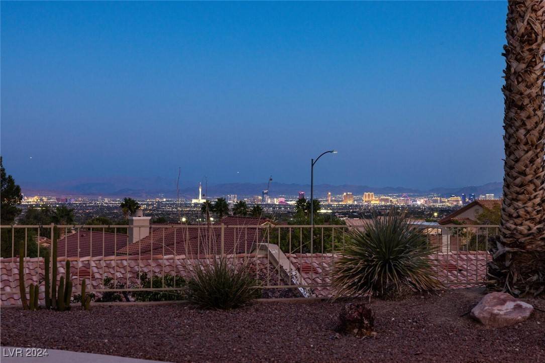 Las Vegas, NV 89134,2508 Faiss DR