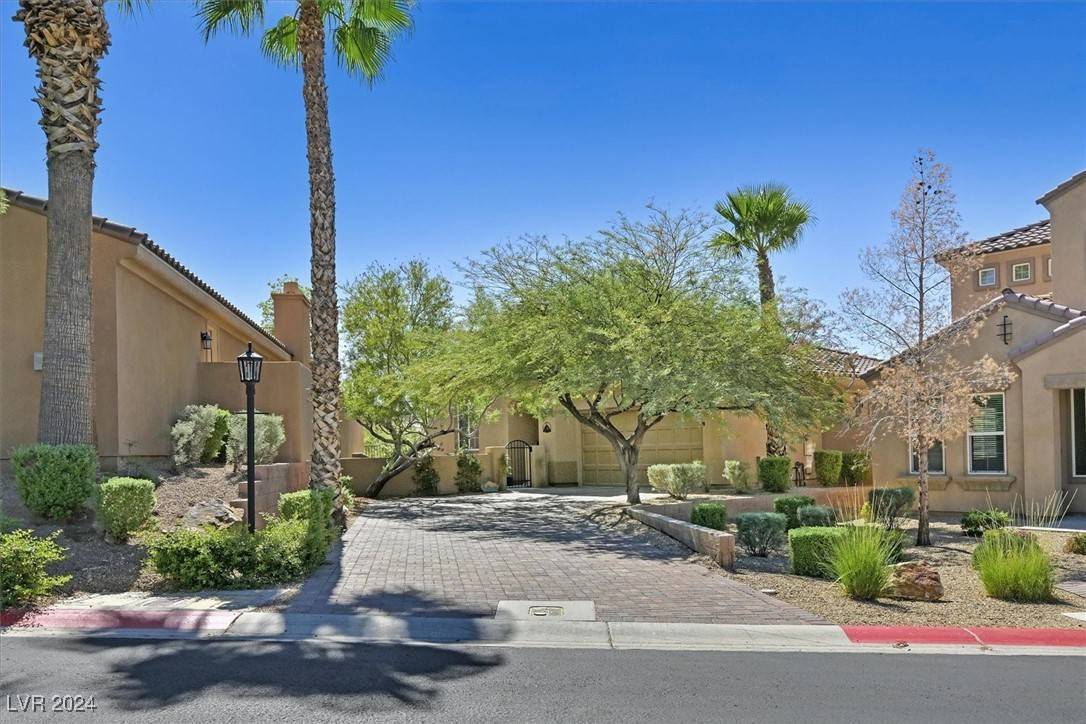 43 Avenza DR, Henderson, NV 89011