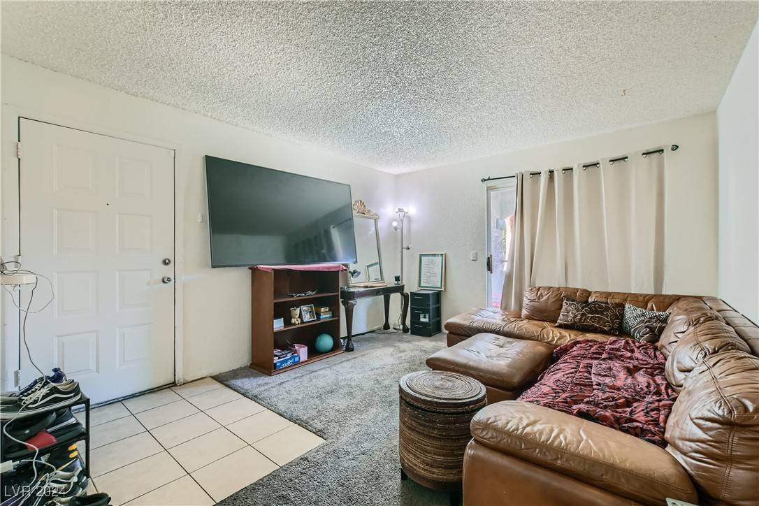 Las Vegas, NV 89107,221 Mission Catalina LN #105
