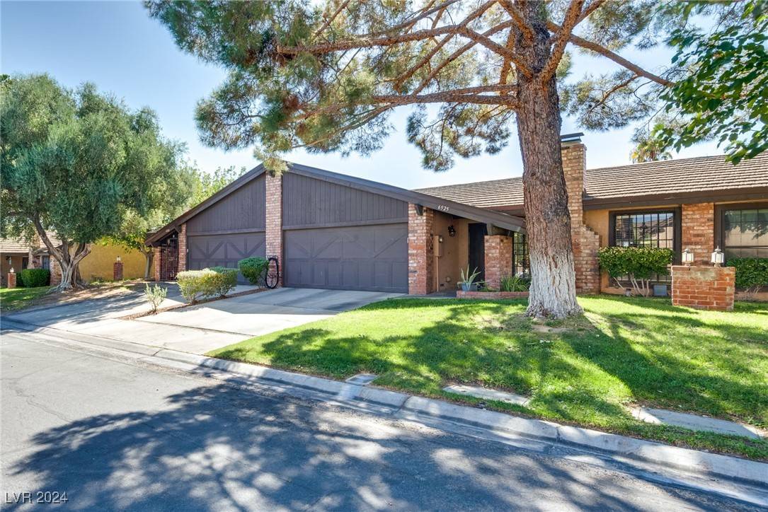 6525 Brushwood LN, Las Vegas, NV 89107
