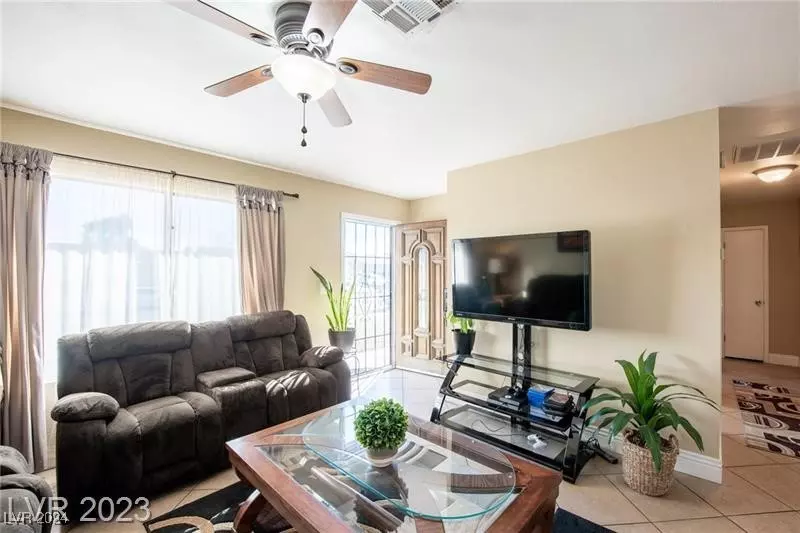 Henderson, NV 89011,409 E Barrett ST