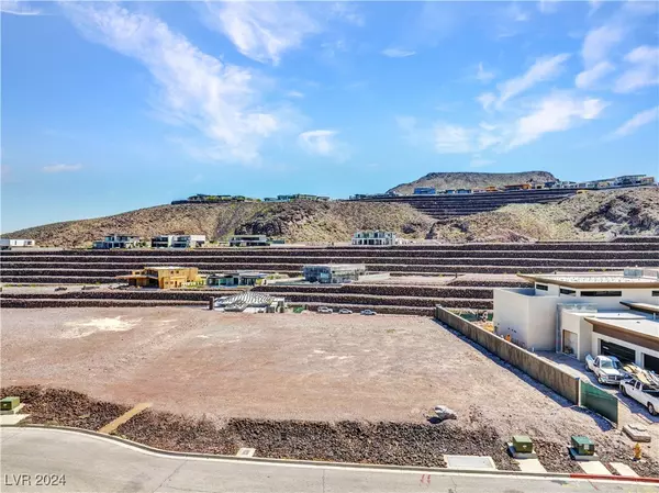 Henderson, NV 89012,20 Sanctuary Peak CT