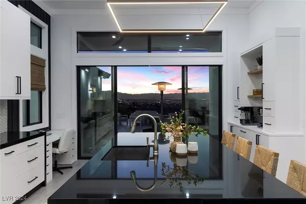 Henderson, NV 89015,162 S Naples ST