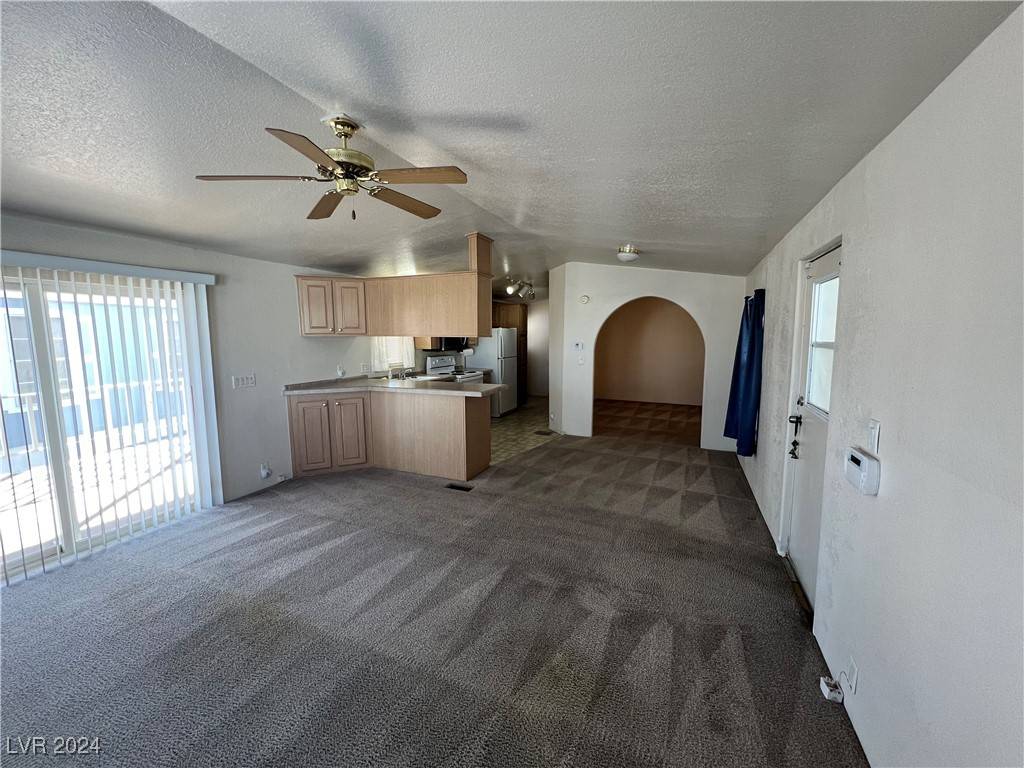 Pahrump, NV 89048,271 Montecito DR