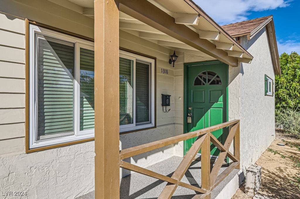 Las Vegas, NV 89102,1318 Douglas DR