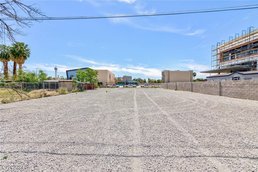 2016 Pinto LN, Las Vegas, NV 89106