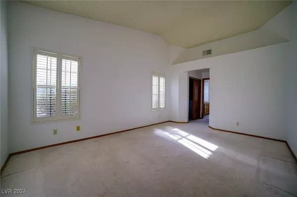 Las Vegas, NV 89130,5305 Singing Hills DR