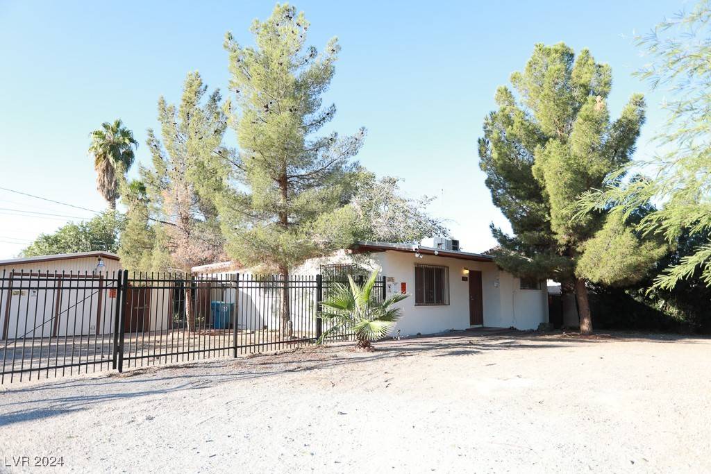 Las Vegas, NV 89121,3871 Raymert DR