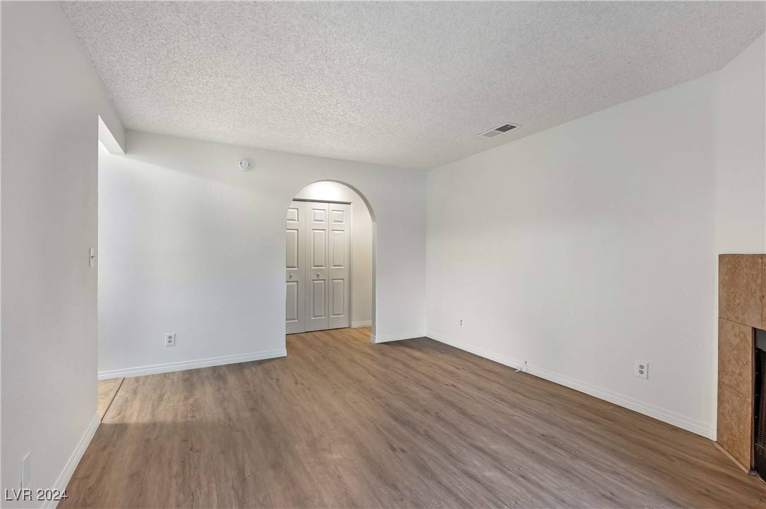 Las Vegas, NV 89117,2200 S Fort Apache RD #1227