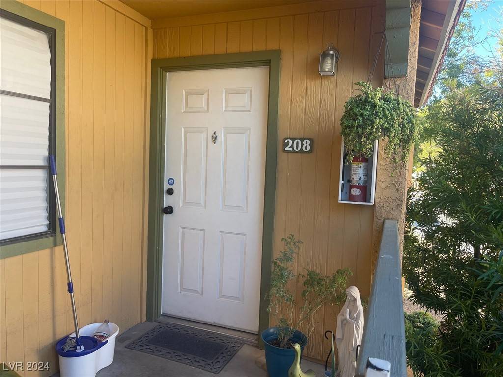 5158 S Jones BLVD #208, Las Vegas, NV 89118