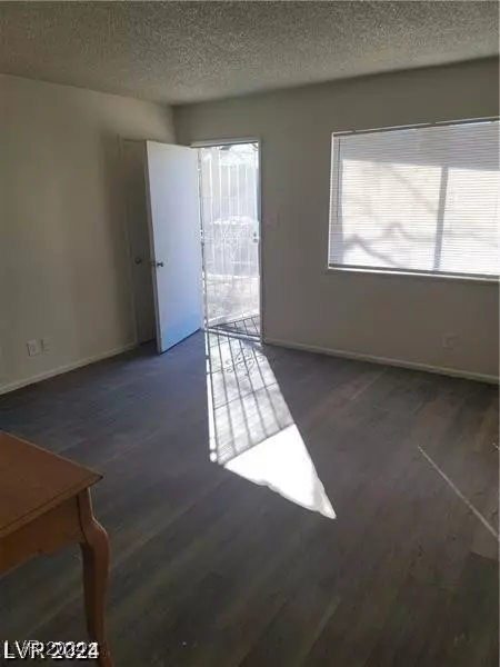Las Vegas, NV 89107,6232 Blair WAY